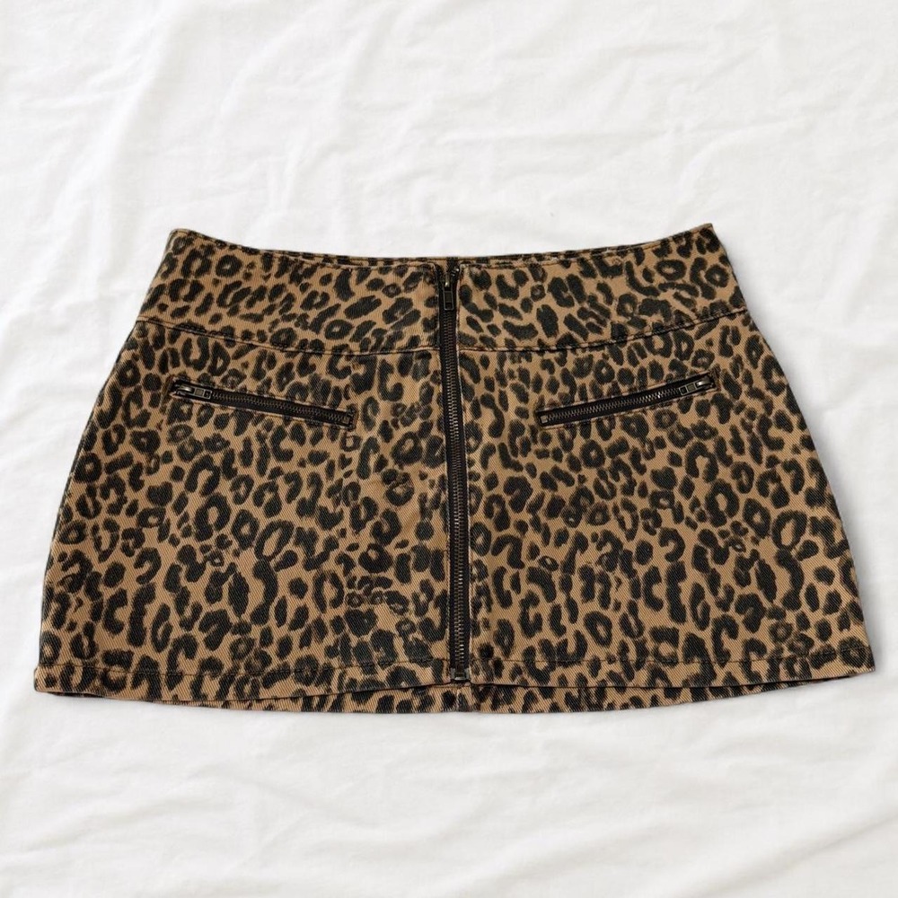 Pull&Bear micro mini low rise animal leopard prink skirt M